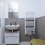 Brand New Near The Airport With Free Parking * ברטיסלאבה