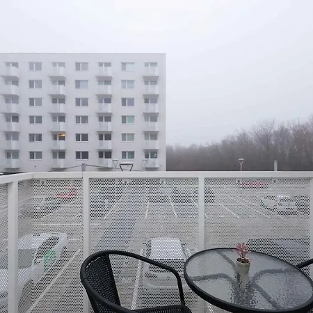 Brand New Near The Airport With Free Parking