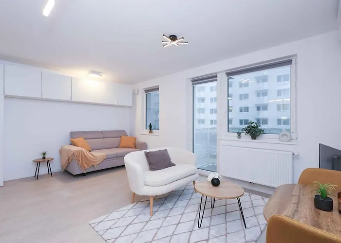 Apartman Brand New Near The Airport With Free Parking