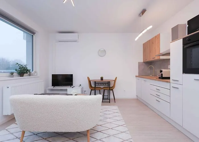 Brand New Near The Airport With Free Parking * Bratysława