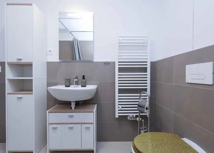 Brand New Near The Airport With Free Parking * Pozsony