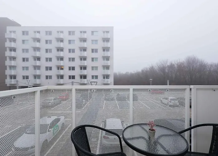 Brand New Near The Airport With Free Parking